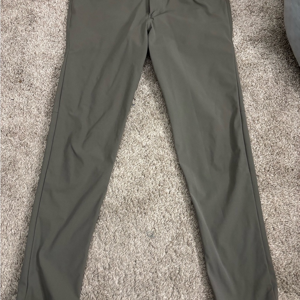 lululemon men’s ABC slim-fit pant